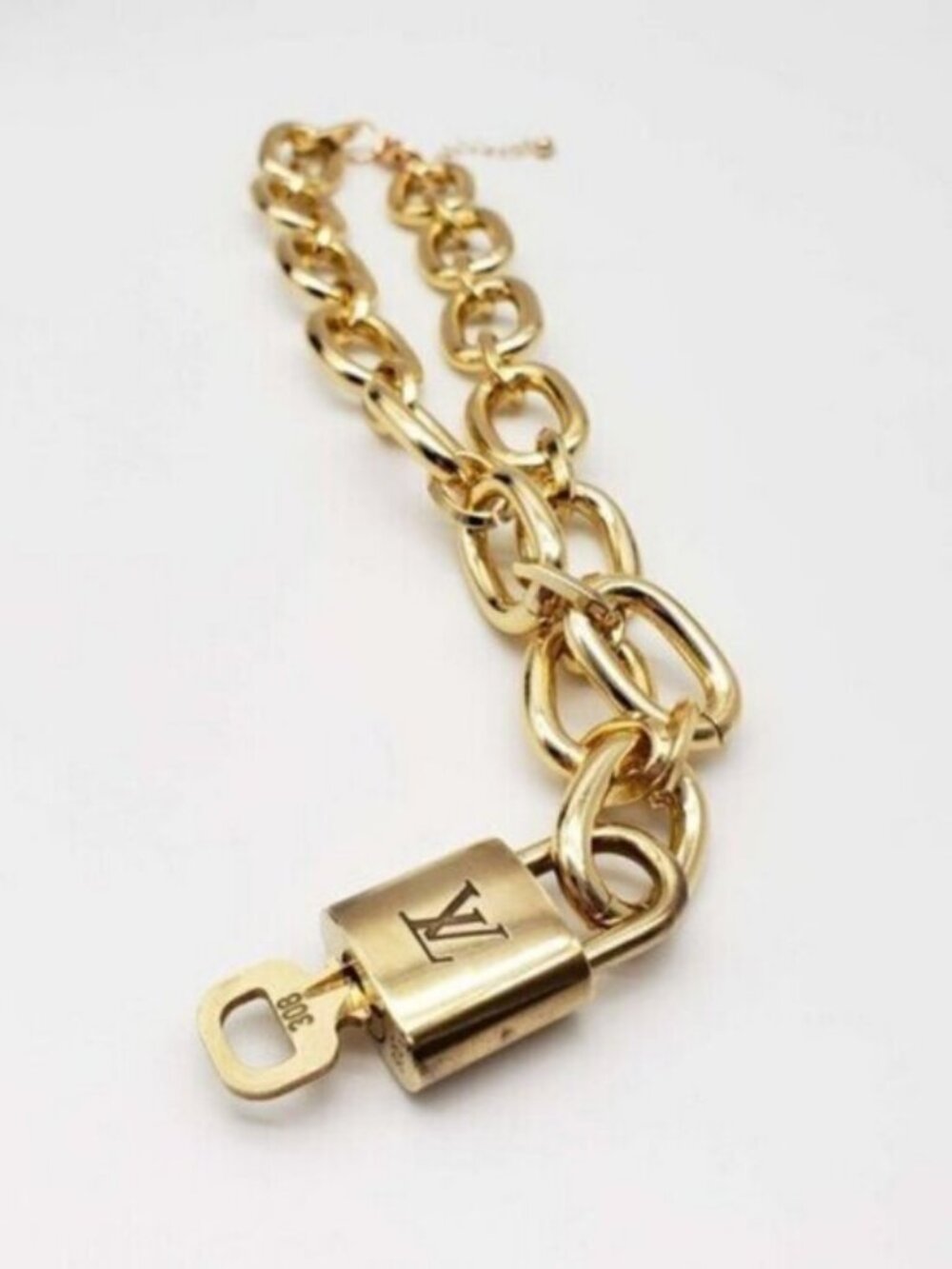 Gold-Plated Necklace with Authentic Louis Vuitton Padlock - Picture 8 of 15